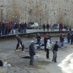 Χαμός– Τσιπούρες βγήκαν στη… στεριά