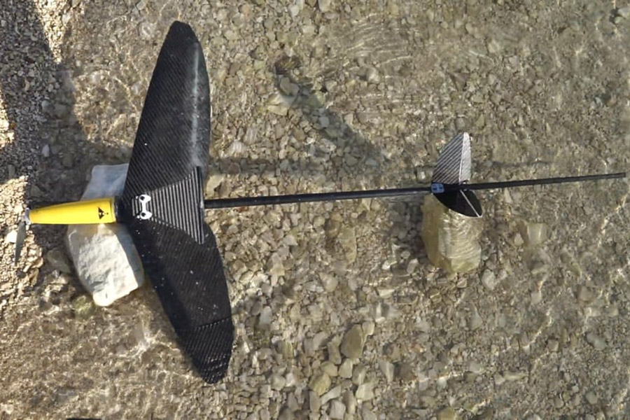 Ένα drone βουτά στο νερό σαν… θαλασσοπούλι και πετάγεται σαν ψάρι