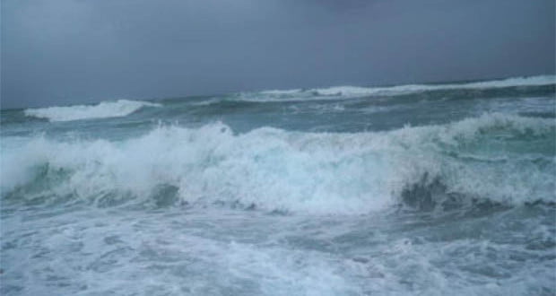 Κρήτη: 15χρονη παρασύρθηκε από κύμα και βρέθηκε στη θάλασσα