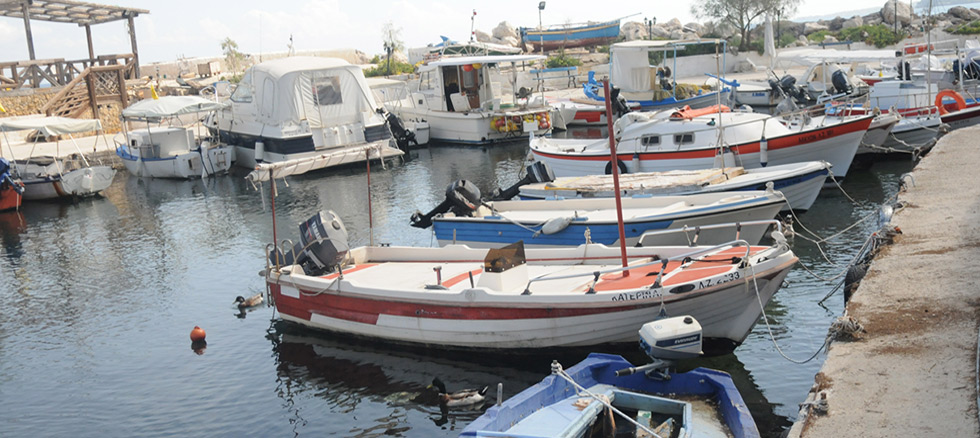 “Ακόμη περιμένουν” οι ψαράδες για τη νομιμοποίηση στην Αγ. Τριάδα