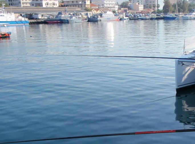 Ερασιτέχνες ψαράδες της Αλεξανδρούπολης επιστρέφουν στο λιμάνι αλλά…