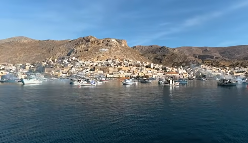Παράκτιοι ψαράδες έκλεισαν συμβολικά τα λιμάνια (βίντεο)